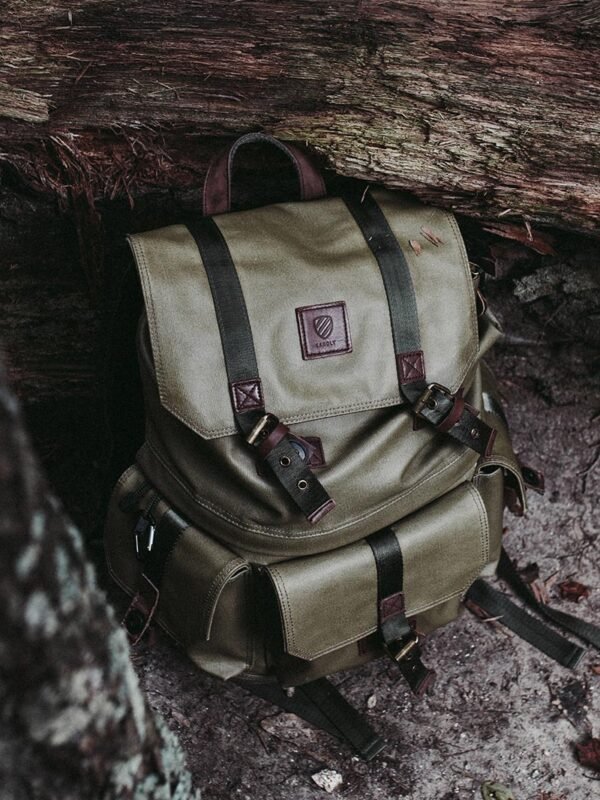 andrew-neel-UcgSpU8bOYY-unsplash Navy Green Feathered Cotton Bag